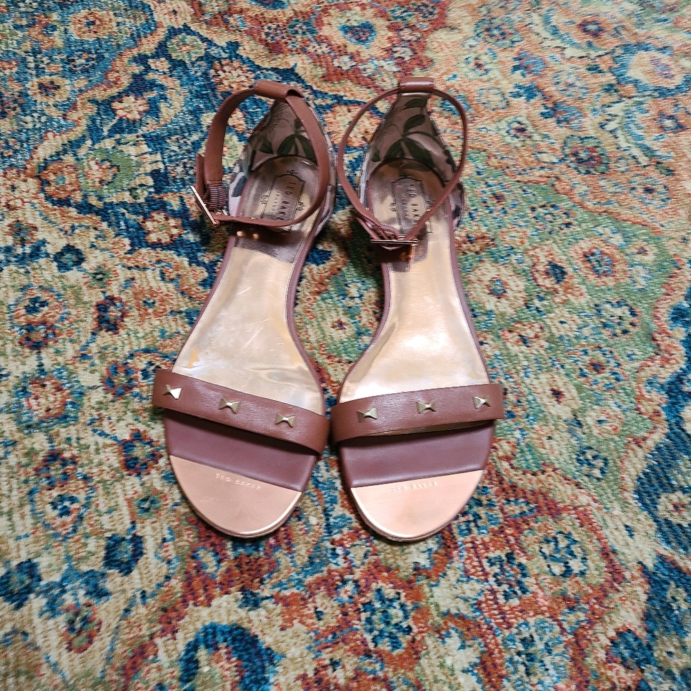 Ted Baker CAMEL 41/10US OVEY STUDDED BOW LEATHER SANDALS